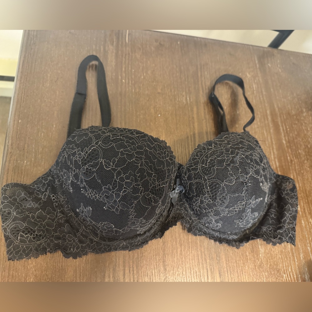 Victoria’s Secret 36C Black Lace Lightly Lined Bra